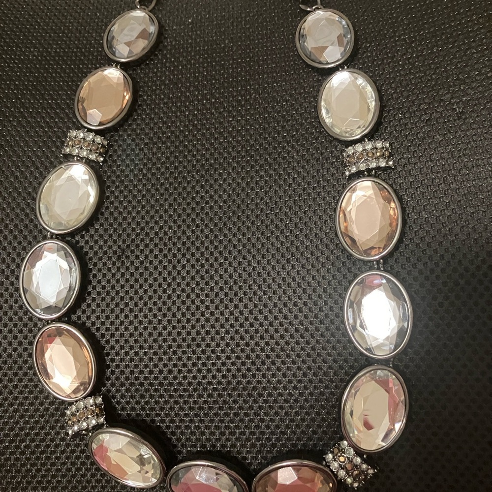 Chic Silver and Clear Oval Necklace